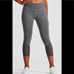 Idealfit Core Capri Workout Leggings Pants Mesh at bottom Gray Size Small